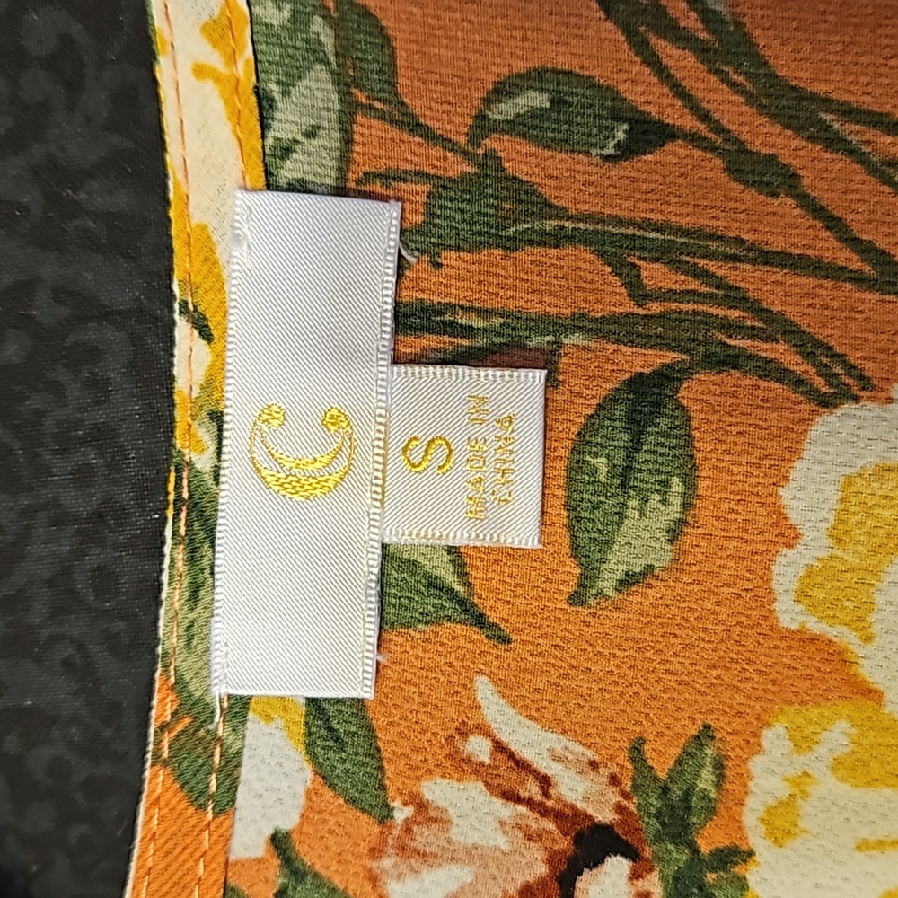 Charming Charlies Floral Wrap Size Small - Picture 6 of 7